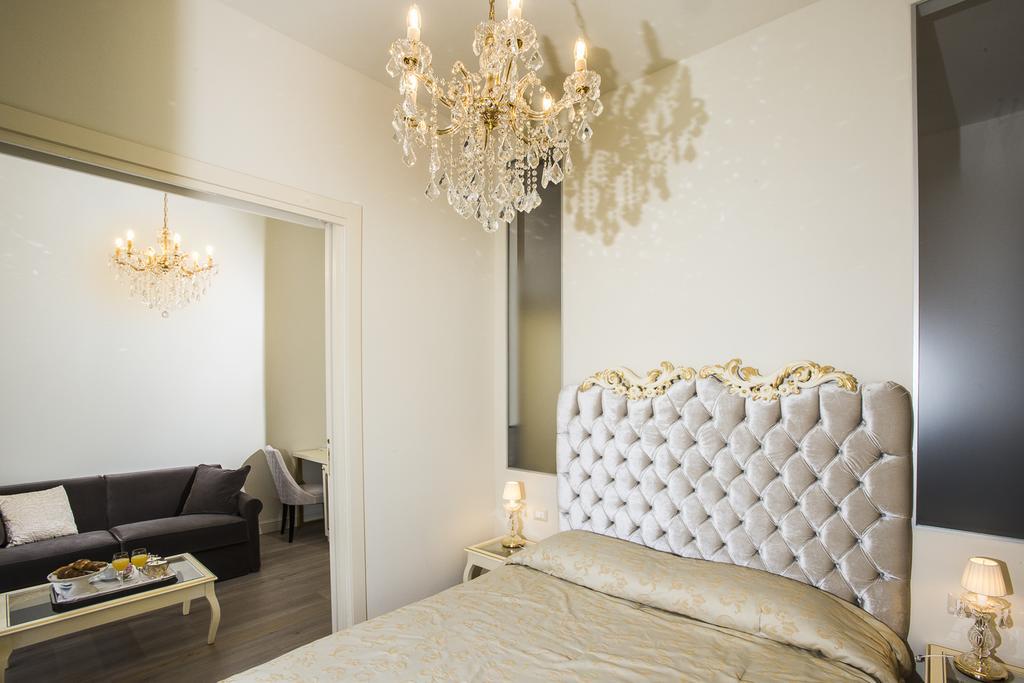 Hotel Villa Giulia Valmadrera Esterno foto